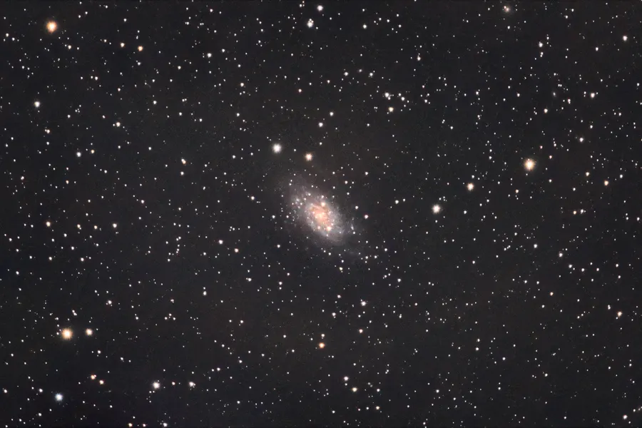 Galaxy C7 | 2h20m total time (40 sec subs) | dark+flats calibration | 800mm | F/9 | 8000 ISO | Canon EOS R + 200-800mm RF lens