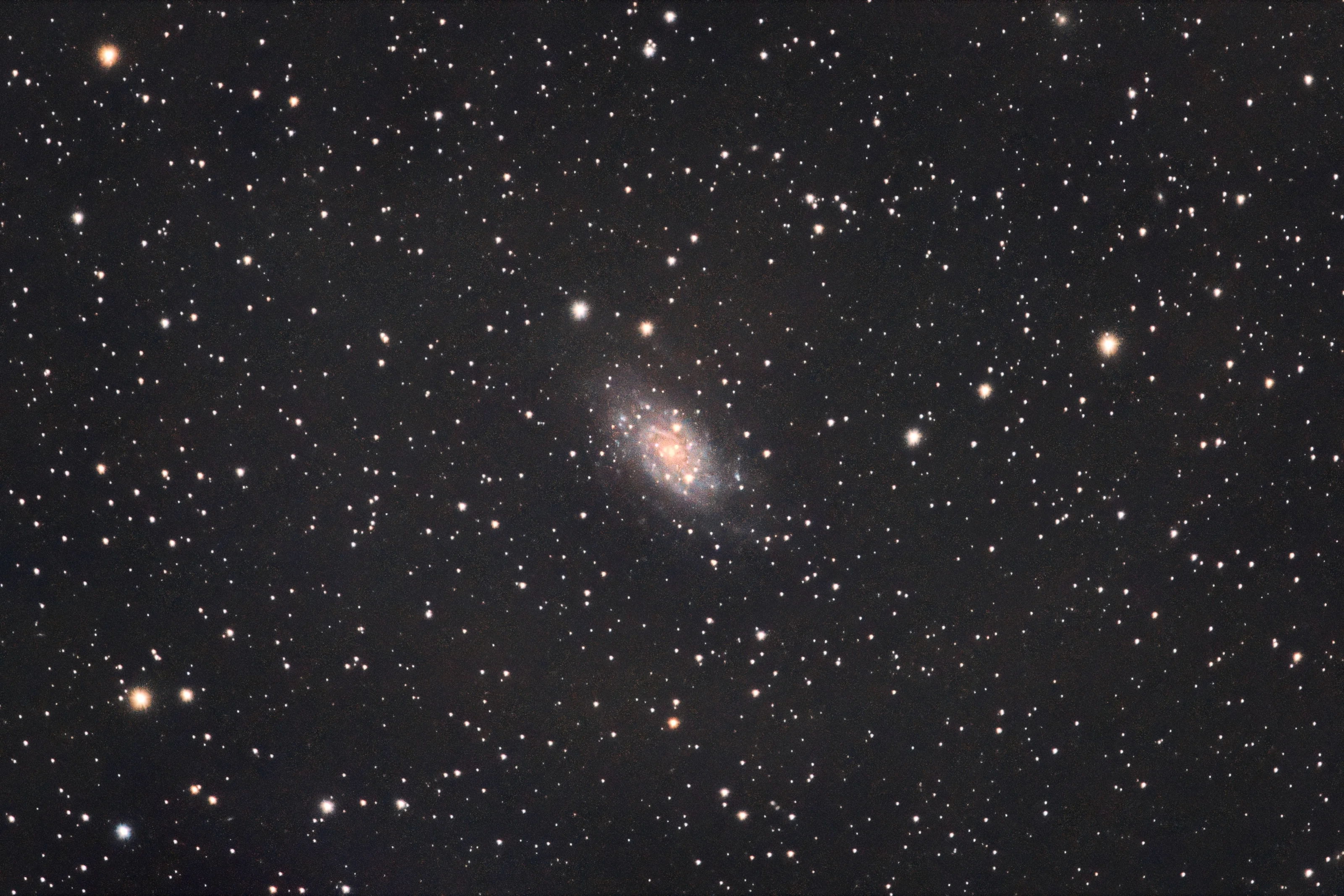 Galaxy C7 | 2h20m total time (40 sec subs) | dark+flats calibration | 800mm | F/9 | 8000 ISO | Canon EOS R + 200-800mm RF lens
