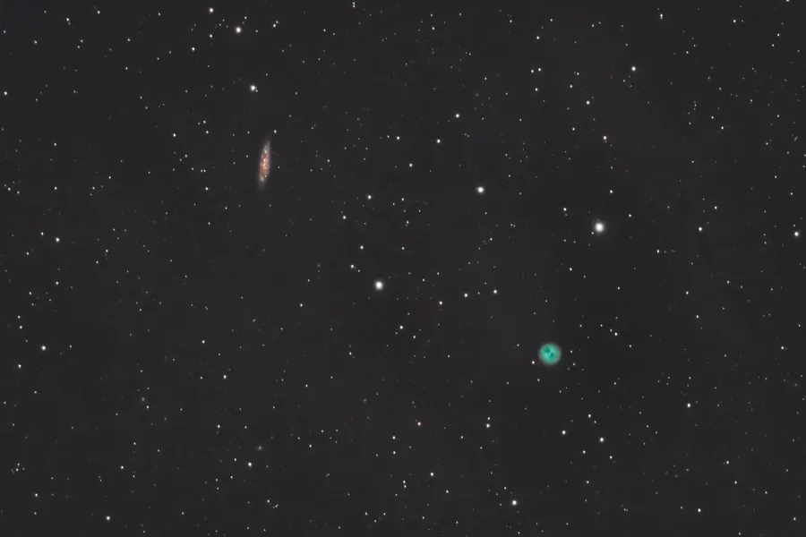 Surfboard glaxy M108 and Own nebula M97 | 66 min total time (90 sec subs) | dark+flats calibration | 800mm | F/9 | 1600 ISO | Canon EOS R + 200-800mm RF lens